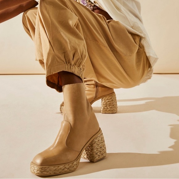 NIB- Rosa Raffia Platform Boot - Picture 1 of 3